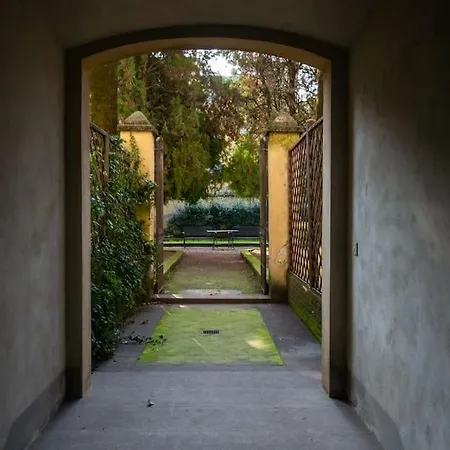 Carlo & Dany Piano Terra In Centro Con Giardino Апартаменты