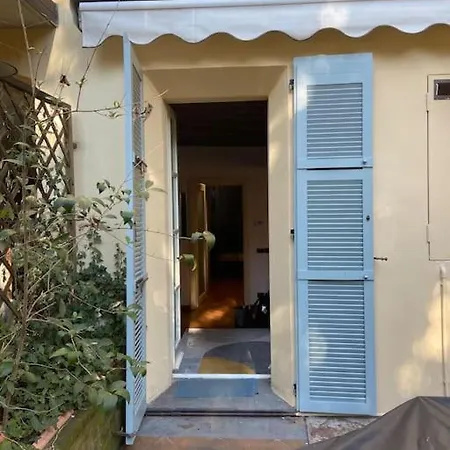 Carlo & Dany Piano Terra In Centro Con Giardino