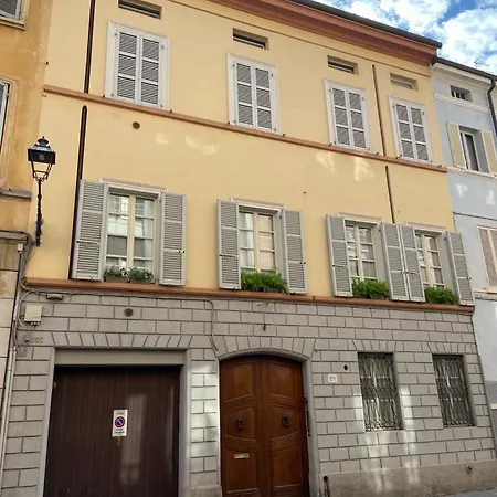 Carlo & Dany Piano Terra In Centro Con Giardino Апартаменты *