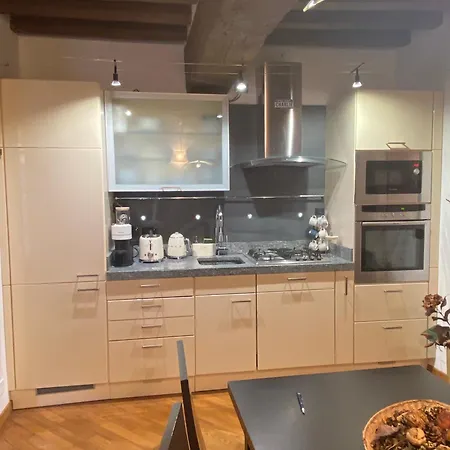 Apartamento Carlo & Dany Piano Terra In Centro Con Giardino