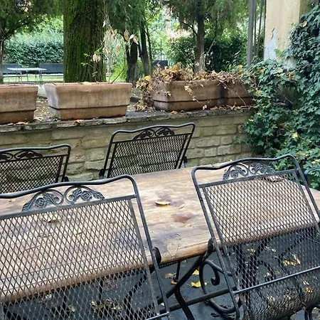 Apartamento Carlo & Dany Piano Terra In Centro Con Giardino Parma