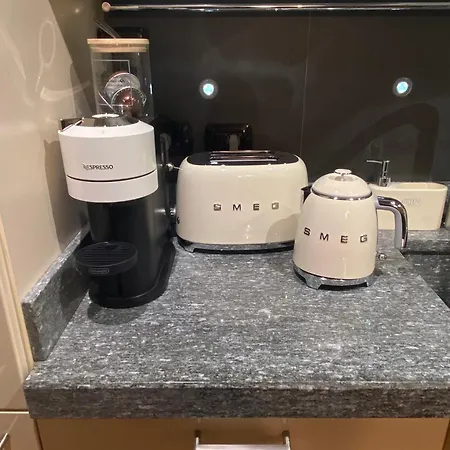 Διαμέρισμα Carlo & Dany Piano Terra In Centro Con Giardino Πάρμα