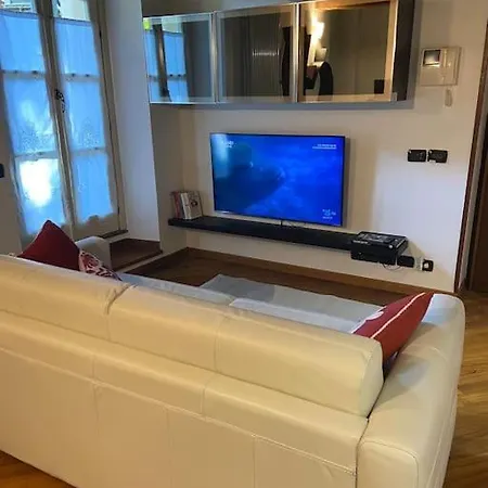 Apartamento Carlo & Dany Piano Terra In Centro Con Giardino Parma