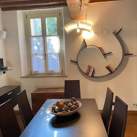 Carlo & Dany Piano Terra In Centro Con Giardino * Πάρμα