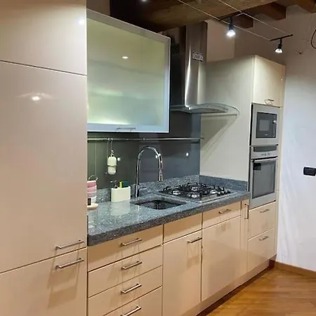 Carlo & Dany Piano Terra In Centro Con Giardino Apartamento