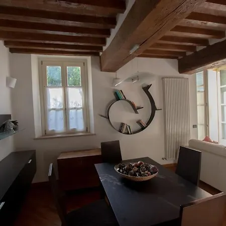 Carlo & Dany Piano Terra In Centro Con Giardino Parma