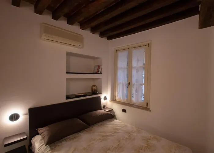 Carlo & Dany Piano Terra In Centro Con Giardino *