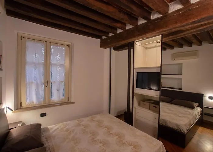 Daire Carlo & Dany Piano Terra In Centro Con Giardino *