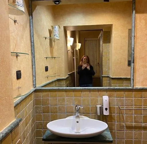 Lejlighed Carlo & Dany Piano Terra In Centro Con Giardino