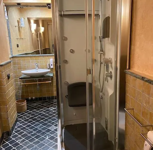 Carlo & Dany Piano Terra In Centro Con Giardino