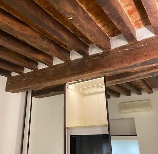 Carlo & Dany Piano Terra In Centro Con Giardino *