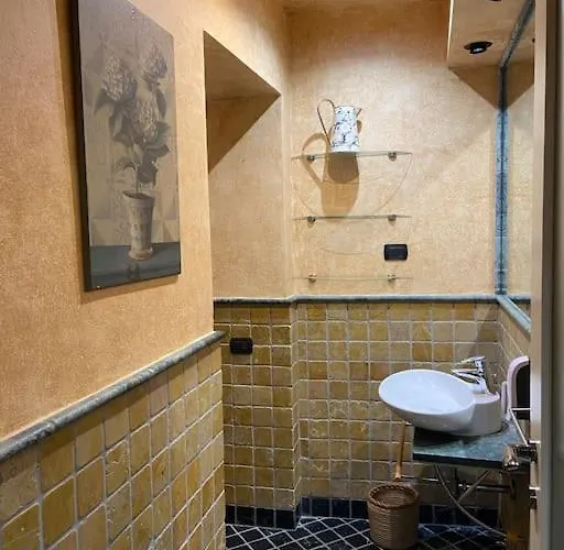 Carlo & Dany Piano Terra In Centro Con Giardino