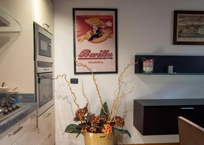 Carlo & Dany Piano Terra In Centro Con Giardino Lejlighed Parma